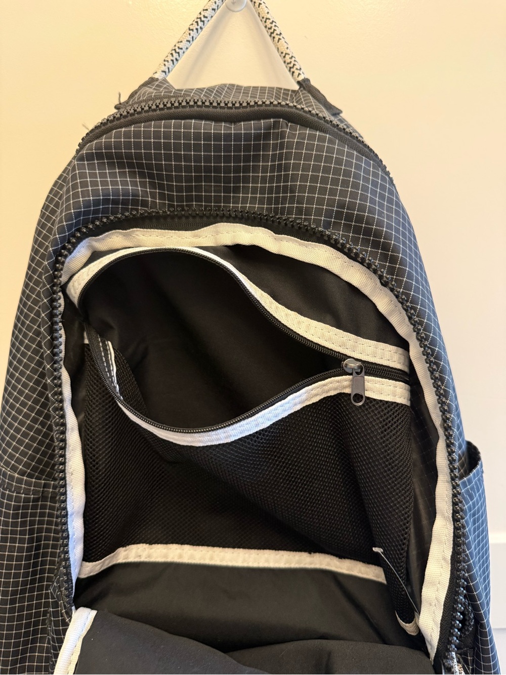 Nike Hayward 2.0 Backpack Black Gray White Bungee Laptop School Travel Gym - Picture 7 of 7